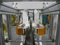 A side-grip over-the-end Transfer A side-grip over-the-end Transfer